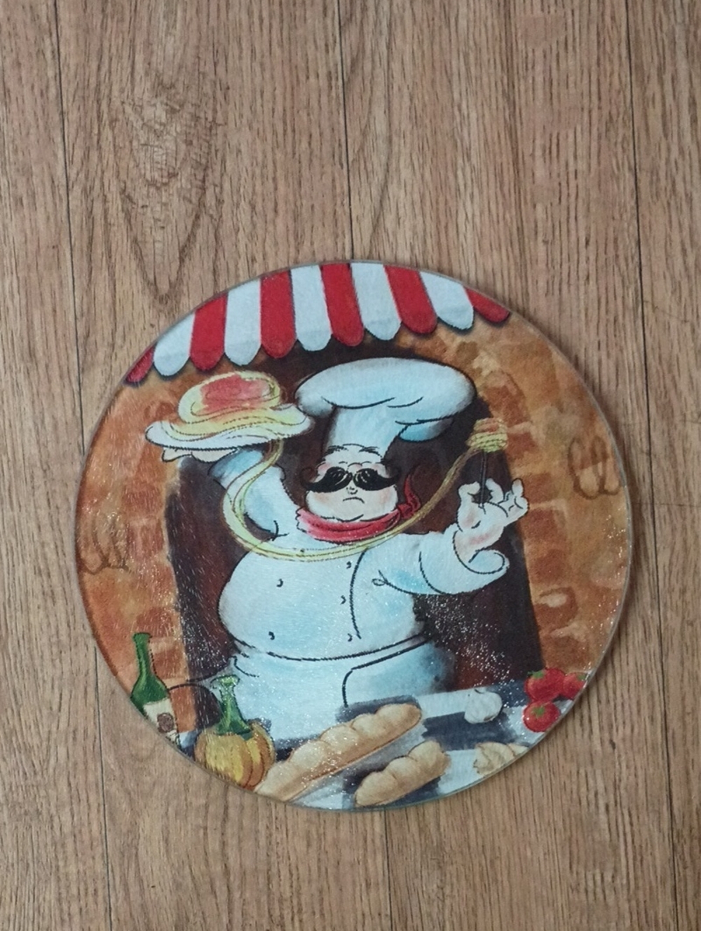 Chef-Themed Round Glass Cutting board!